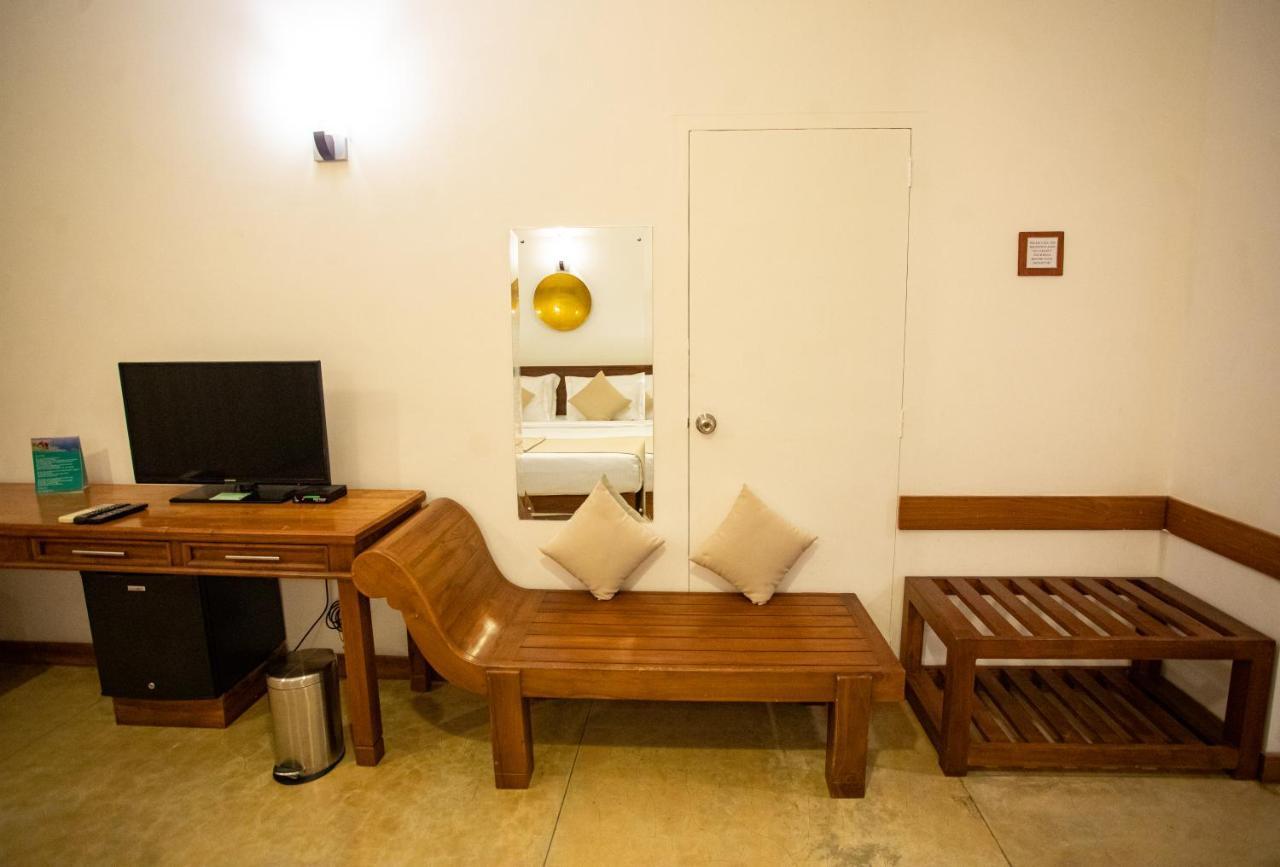Hotel Kalu'S Hideaway Udawalawe Esterno foto