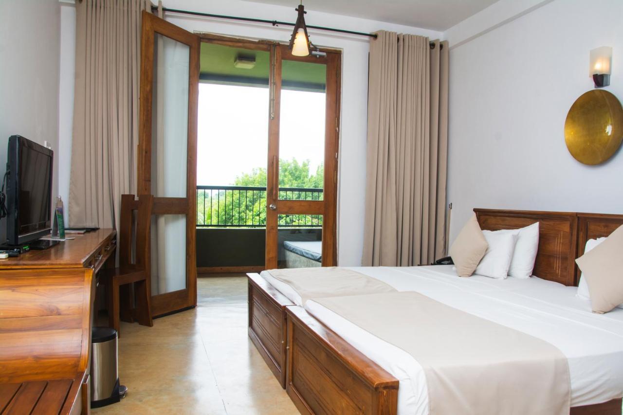 Hotel Kalu'S Hideaway Udawalawe Esterno foto